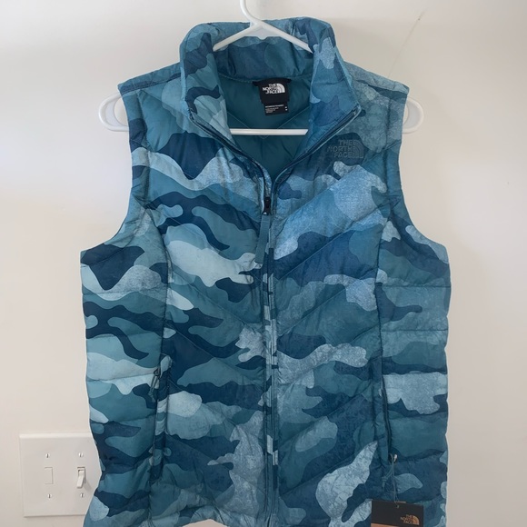 The North Face Blue Cameo Womens Puffer Vest - Picture 3 of 10
